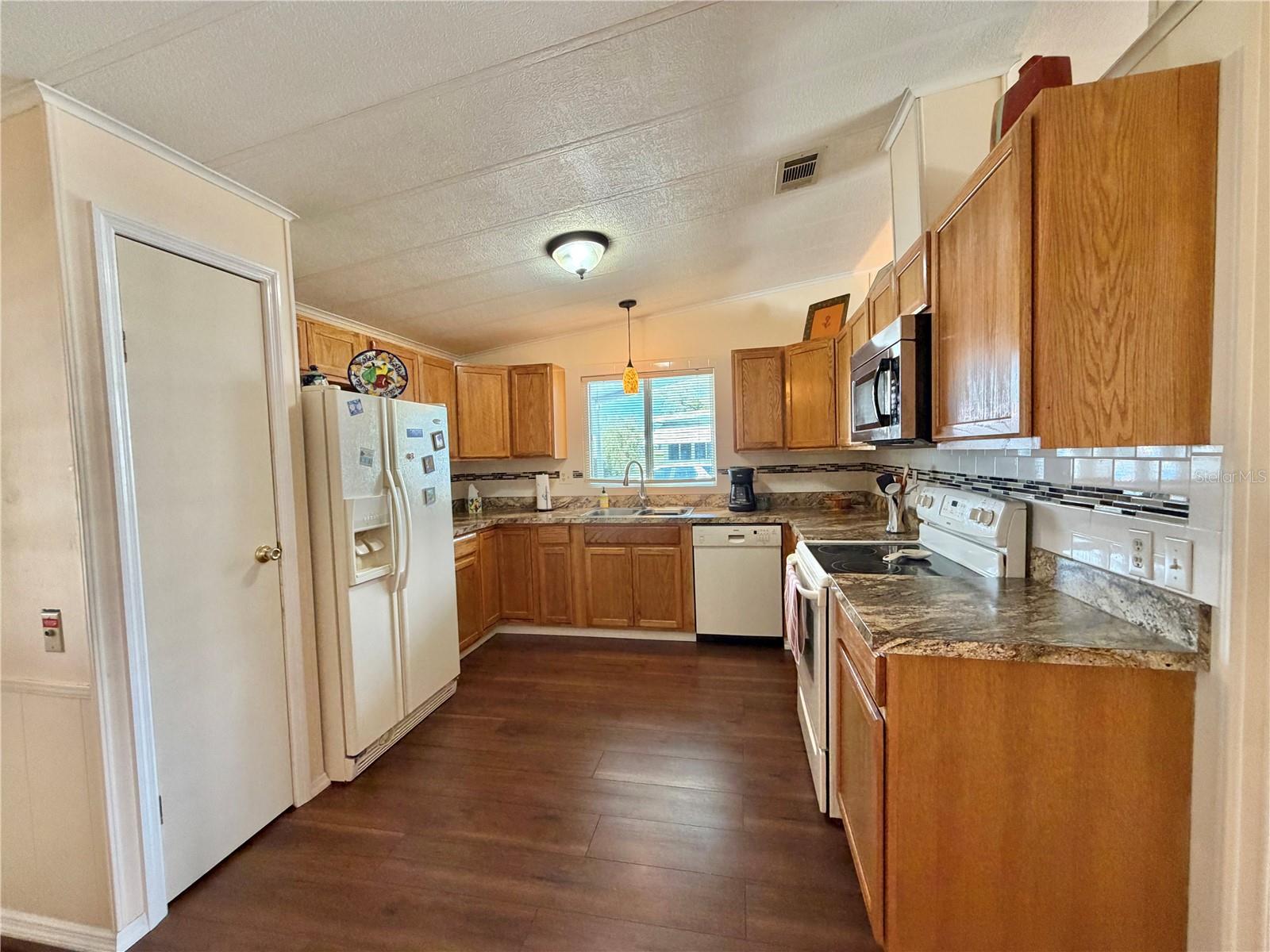 158 HIBISCUS WAY, LEESBURG, FL, 34748