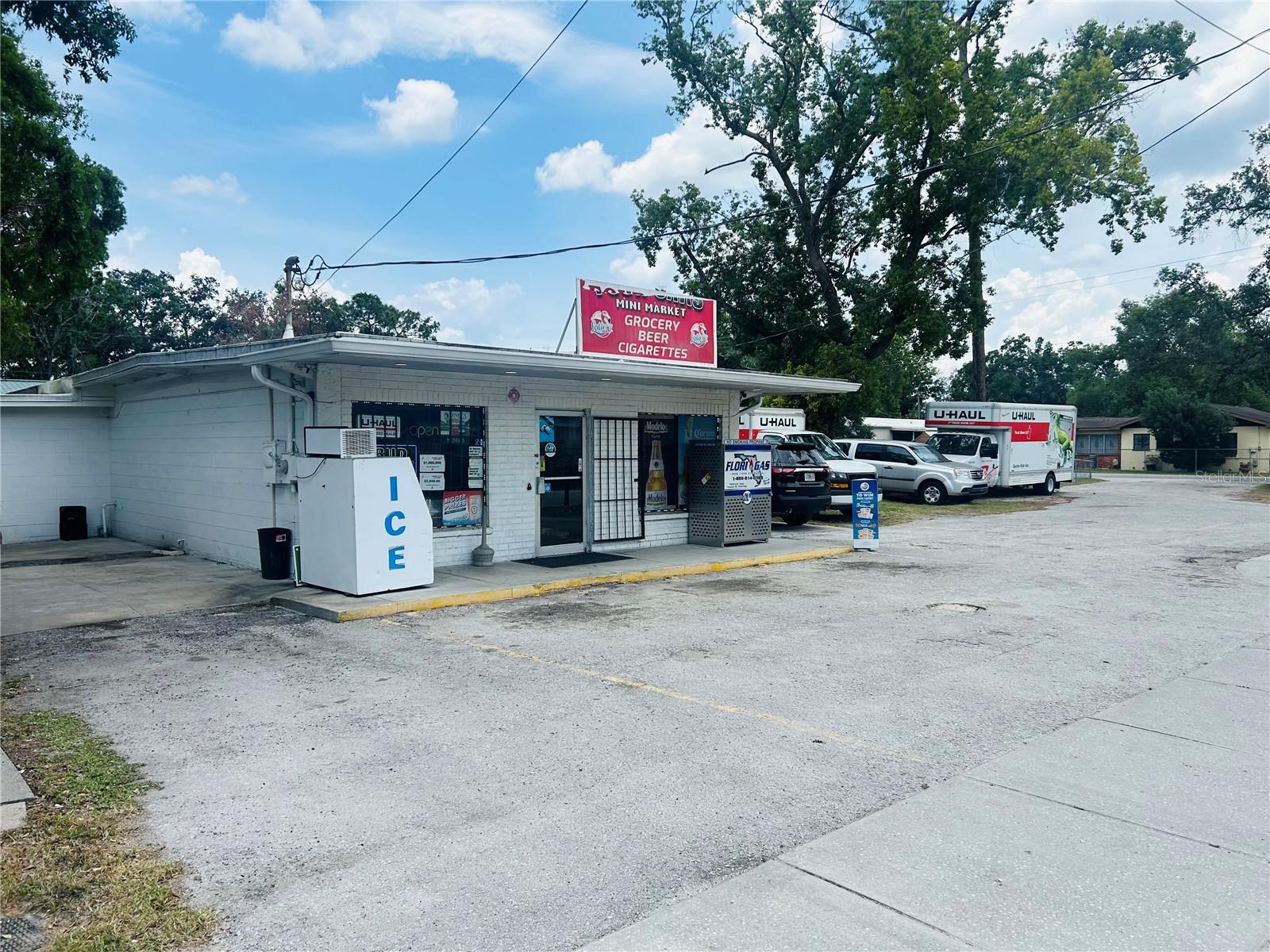 12320 FOUR OAKS RD, TAMPA, FL, 33624