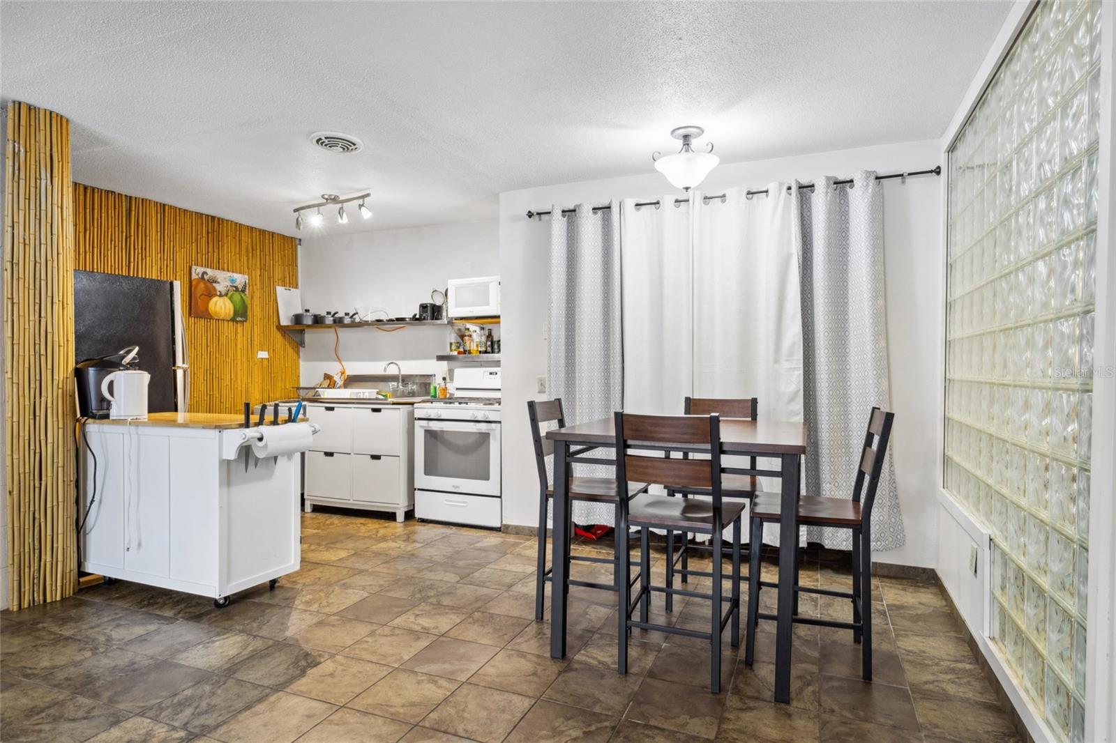 1700 SW 16TH CT #M2, GAINESVILLE, FL, 32608