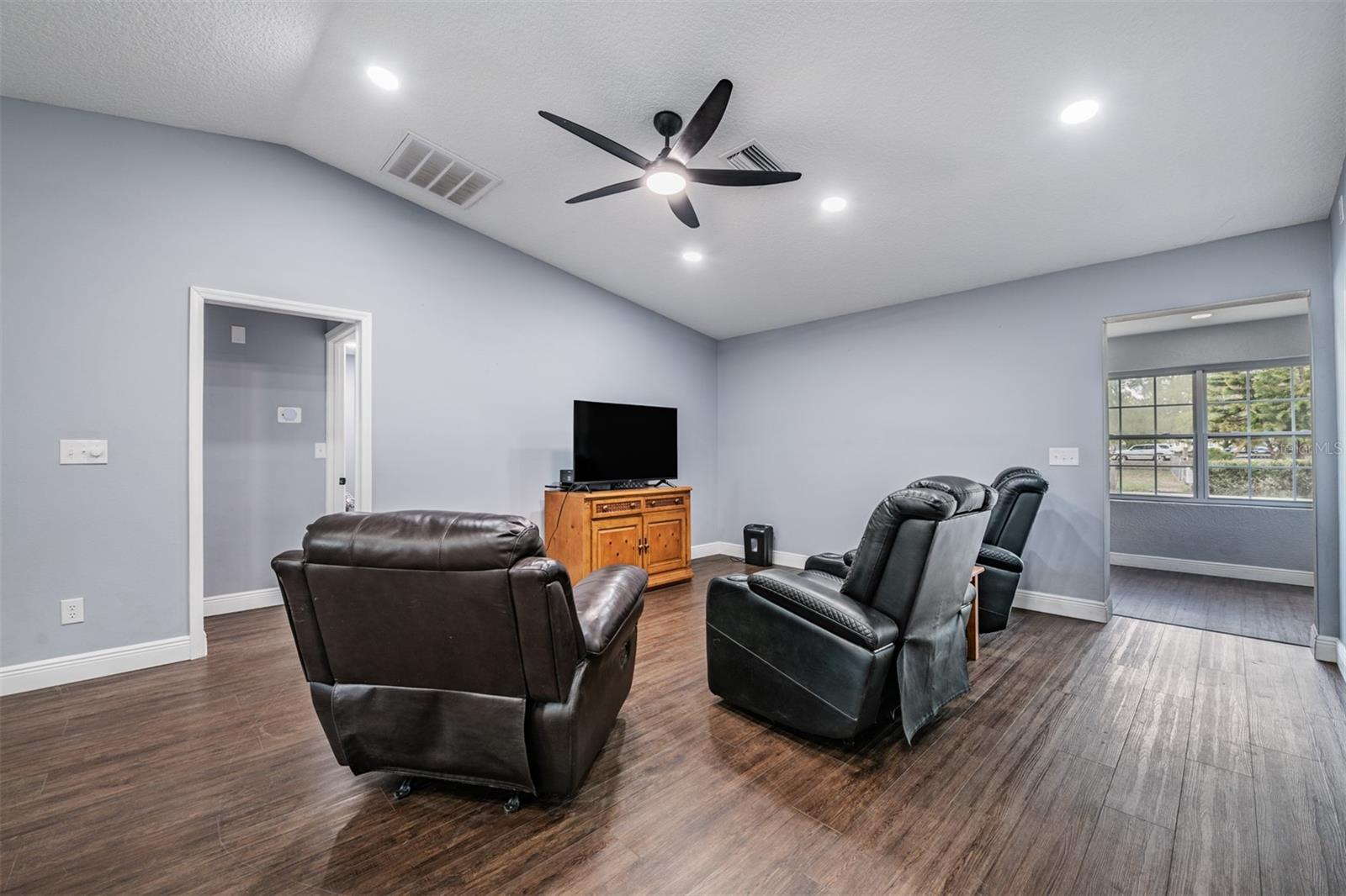 2125 LANIER RD, PLANT CITY, FL, 33565