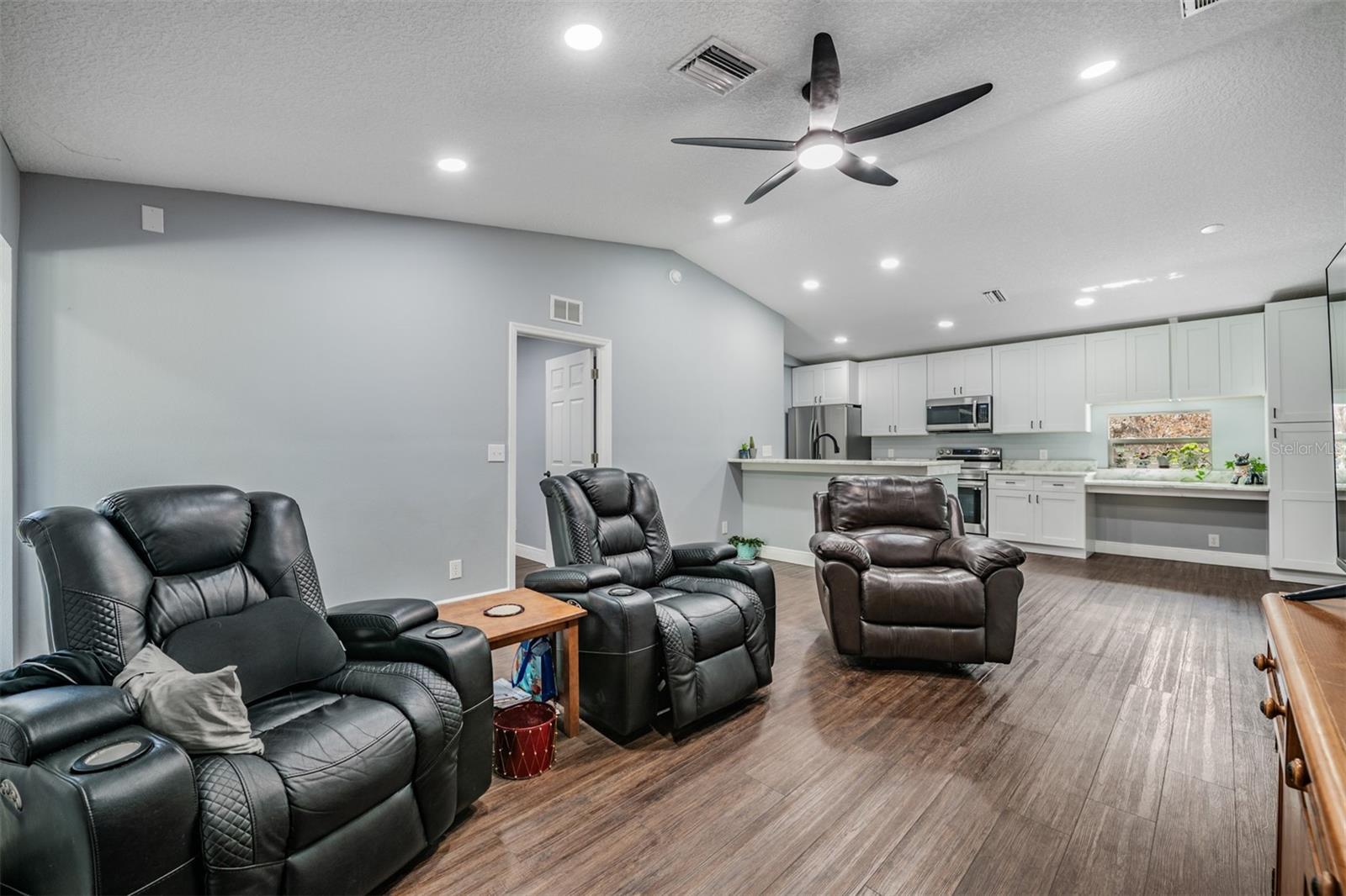 2125 LANIER RD, PLANT CITY, FL, 33565