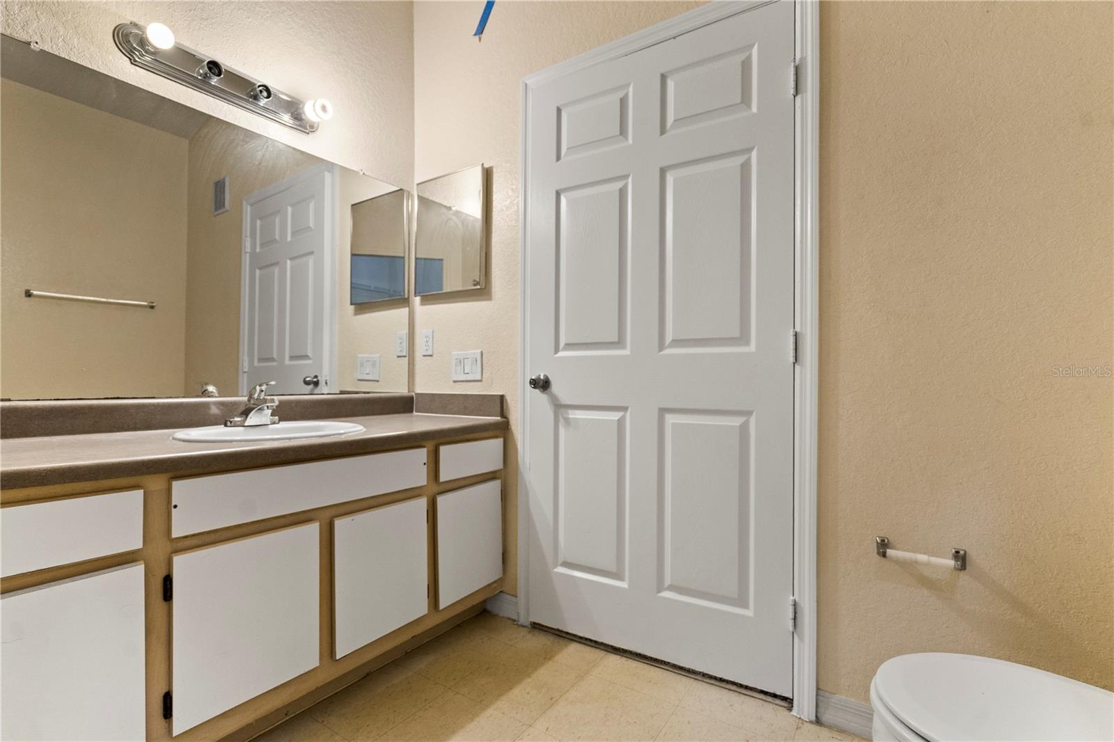 6021 WESTGATE DR #823, ORLANDO, FL, 32835