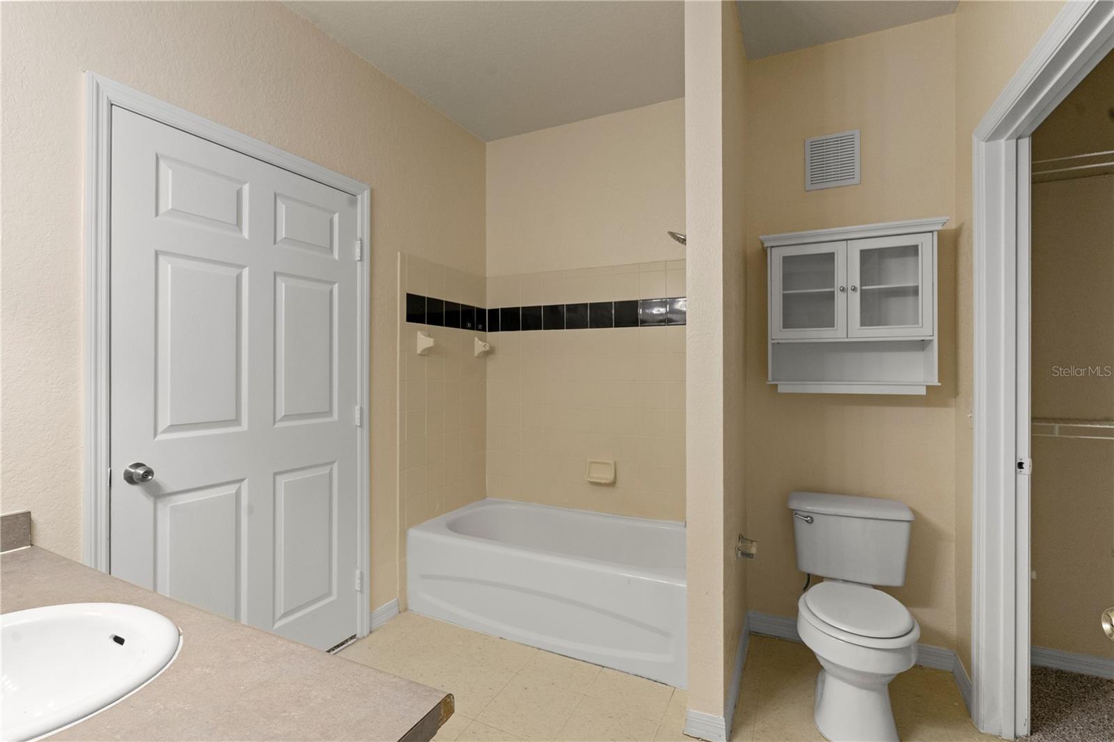 6021 WESTGATE DR #823, ORLANDO, FL, 32835