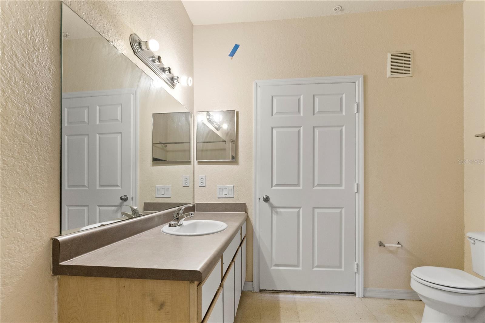 6021 WESTGATE DR #823, ORLANDO, FL, 32835