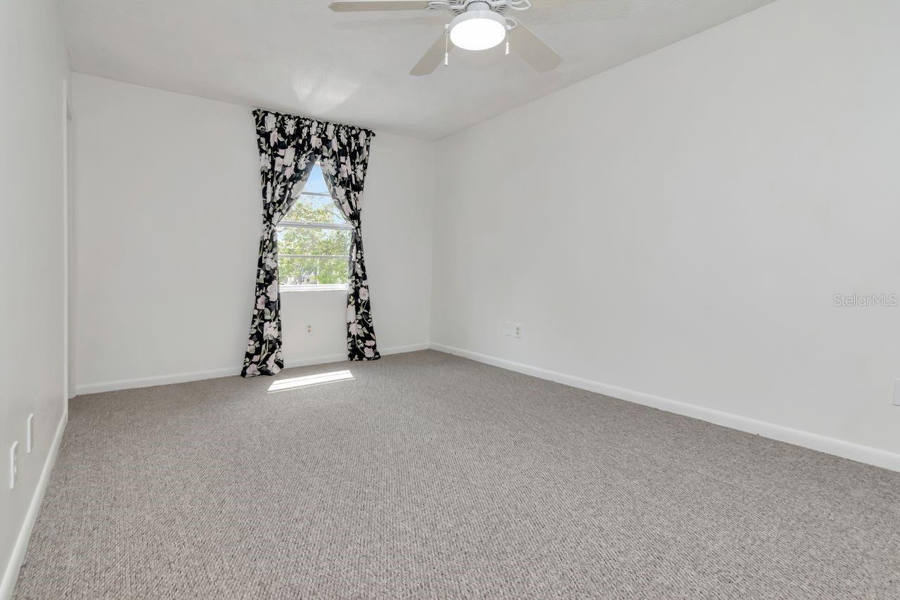 5166 TENNIS COURT CIR #52, TAMPA, FL, 33617