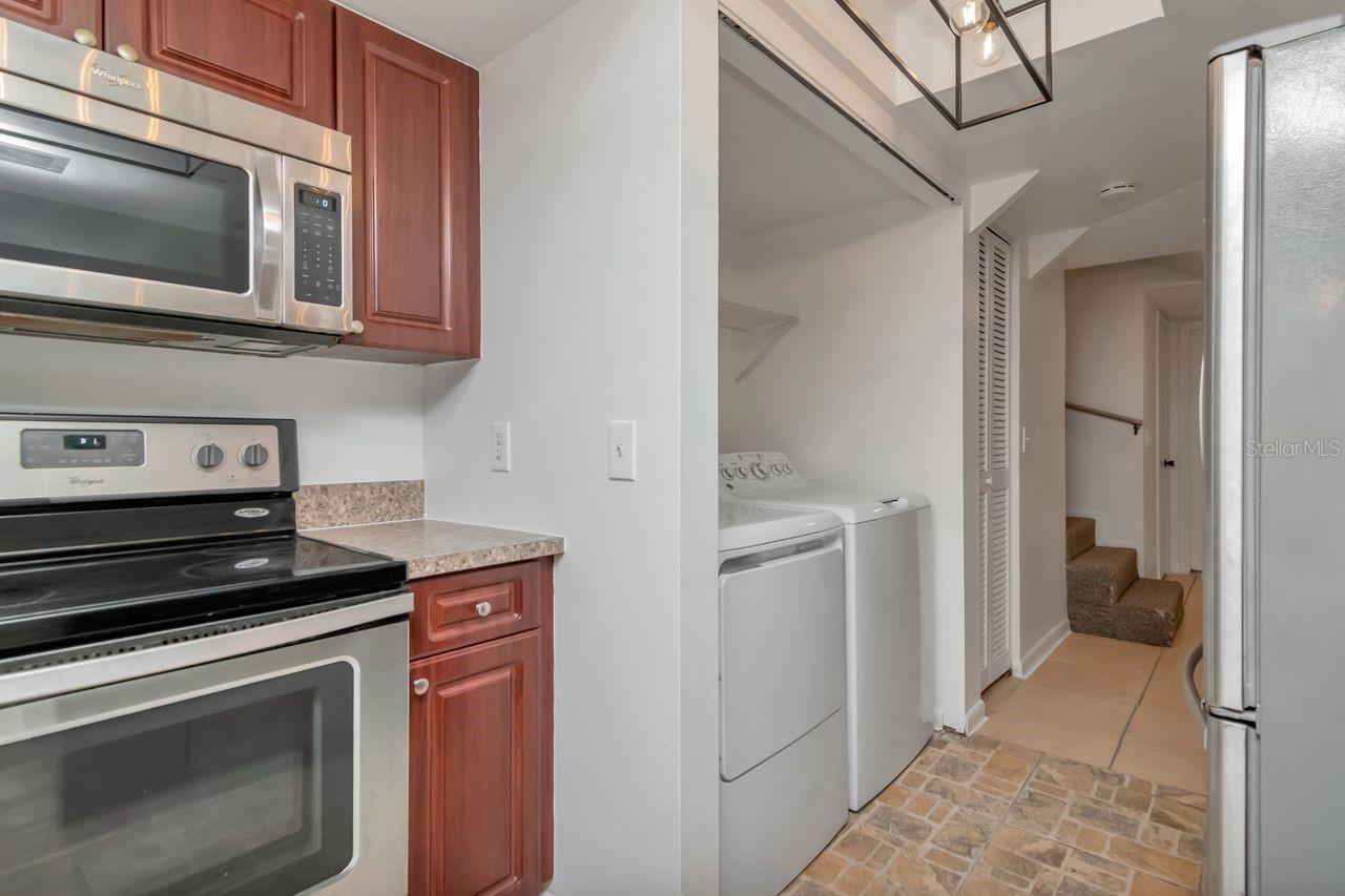 5166 TENNIS COURT CIR #52, TAMPA, FL, 33617
