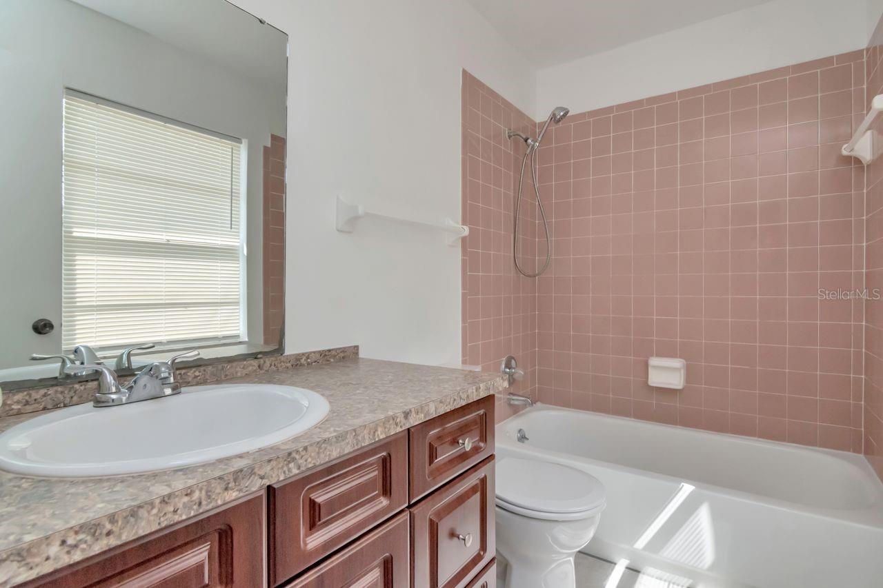 5166 TENNIS COURT CIR #52, TAMPA, FL, 33617