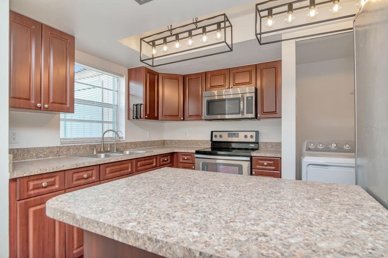 5166 TENNIS COURT CIR #52, TAMPA, FL, 33617