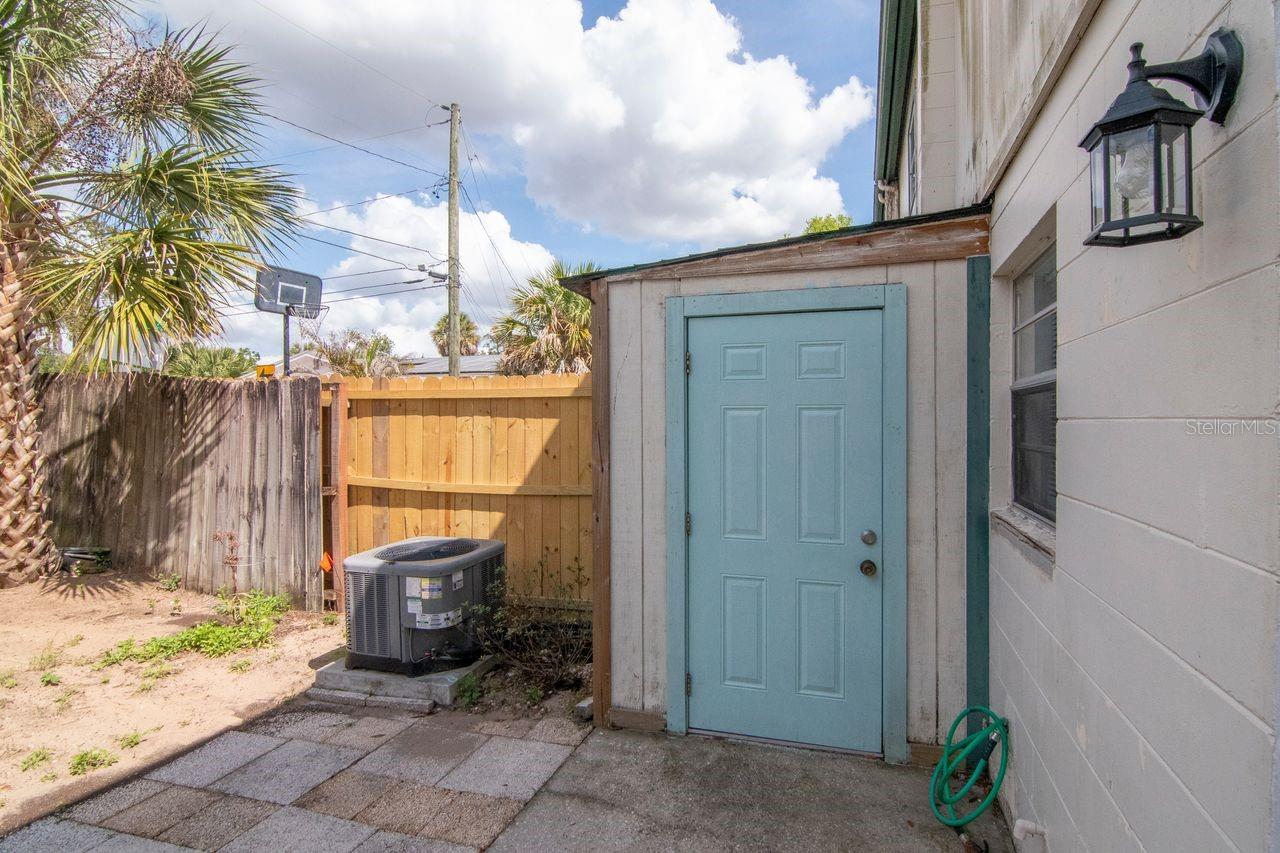 5166 TENNIS COURT CIR #52, TAMPA, FL, 33617