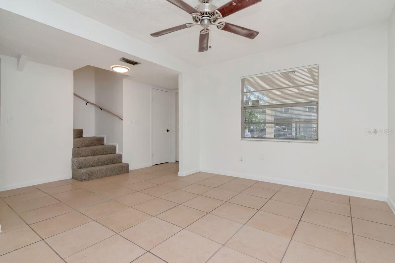 5166 TENNIS COURT CIR #52, TAMPA, FL, 33617