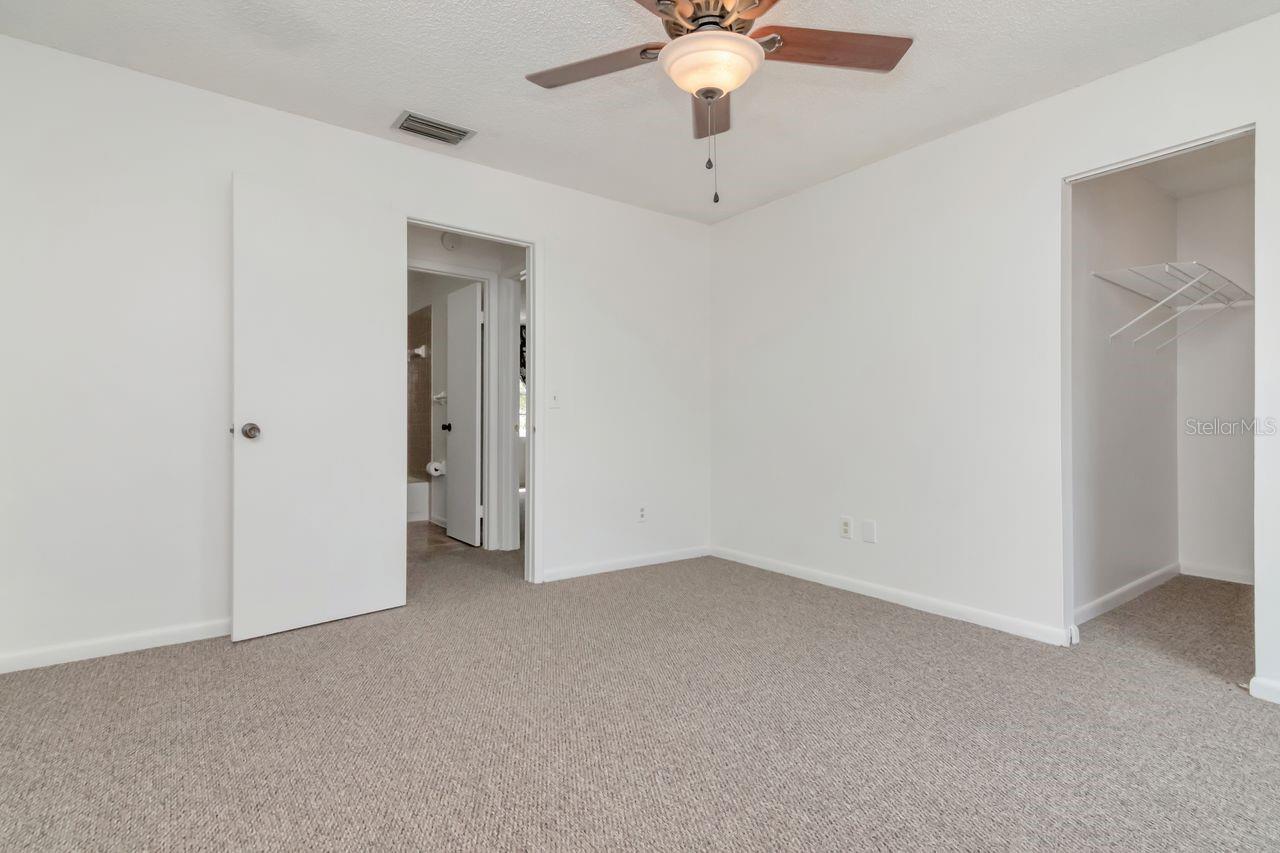 5166 TENNIS COURT CIR #52, TAMPA, FL, 33617