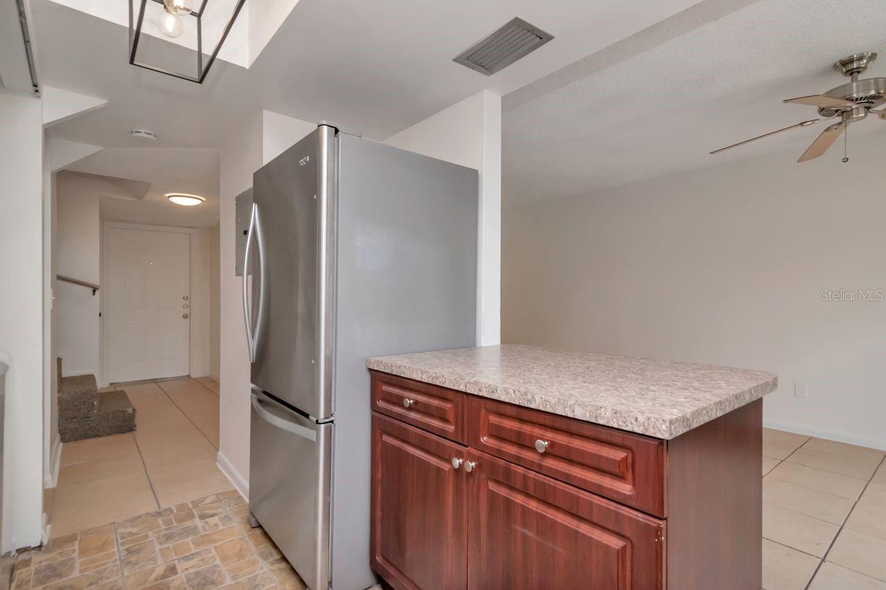 5166 TENNIS COURT CIR #52, TAMPA, FL, 33617