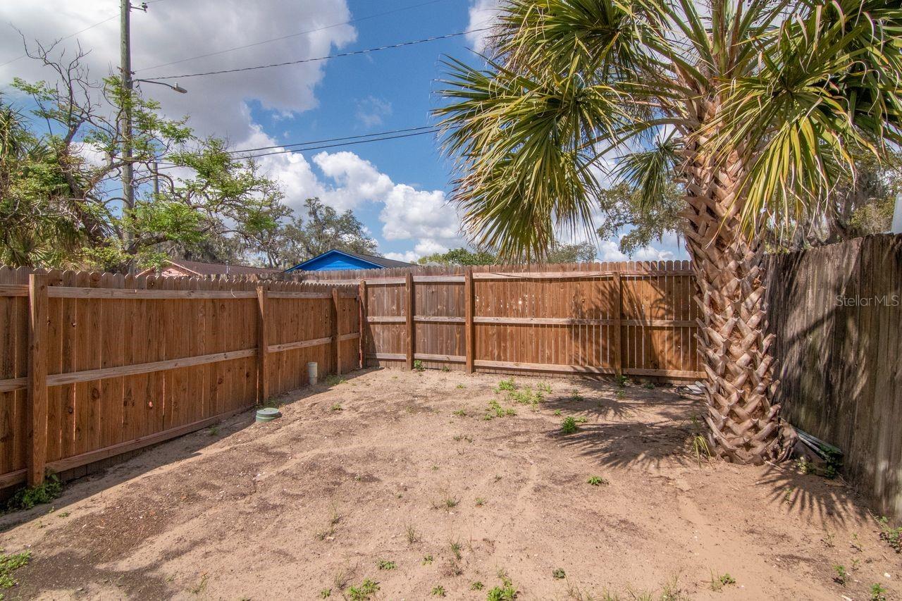 5166 TENNIS COURT CIR #52, TAMPA, FL, 33617