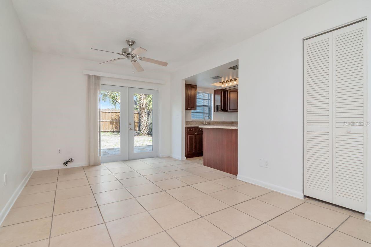 5166 TENNIS COURT CIR #52, TAMPA, FL, 33617