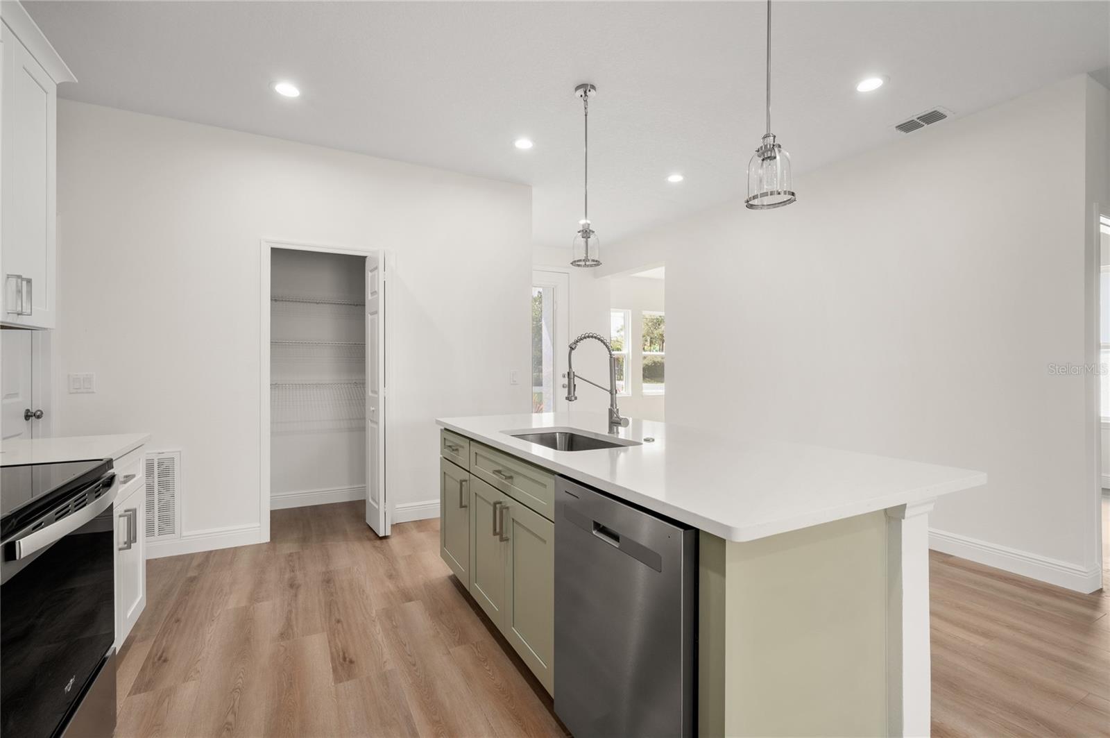 136 11TH AVE, OSTEEN, FL, 32764