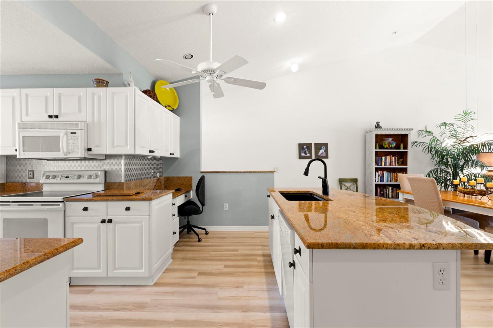 6758 FAIRVIEW TER, BRADENTON, FL, 34203