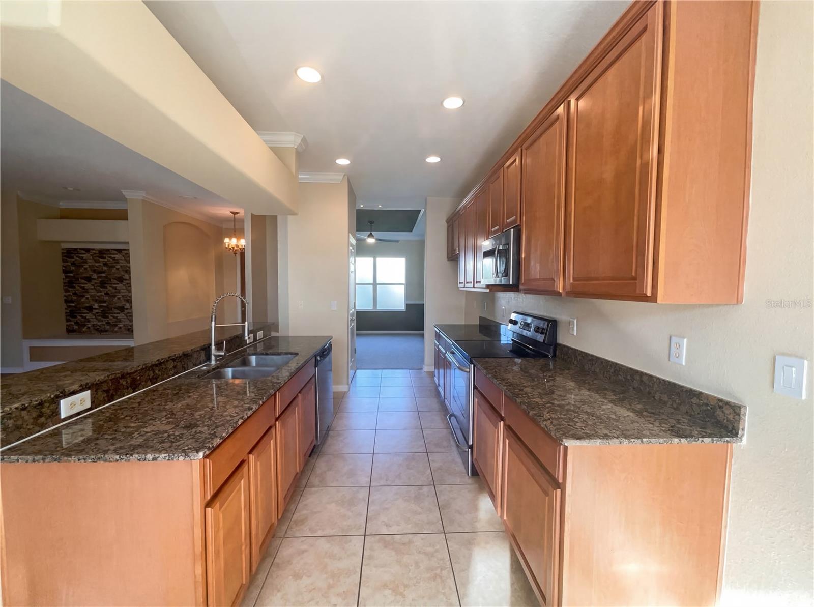 2304 HAMLET CIR, LAKELAND, FL, 33810