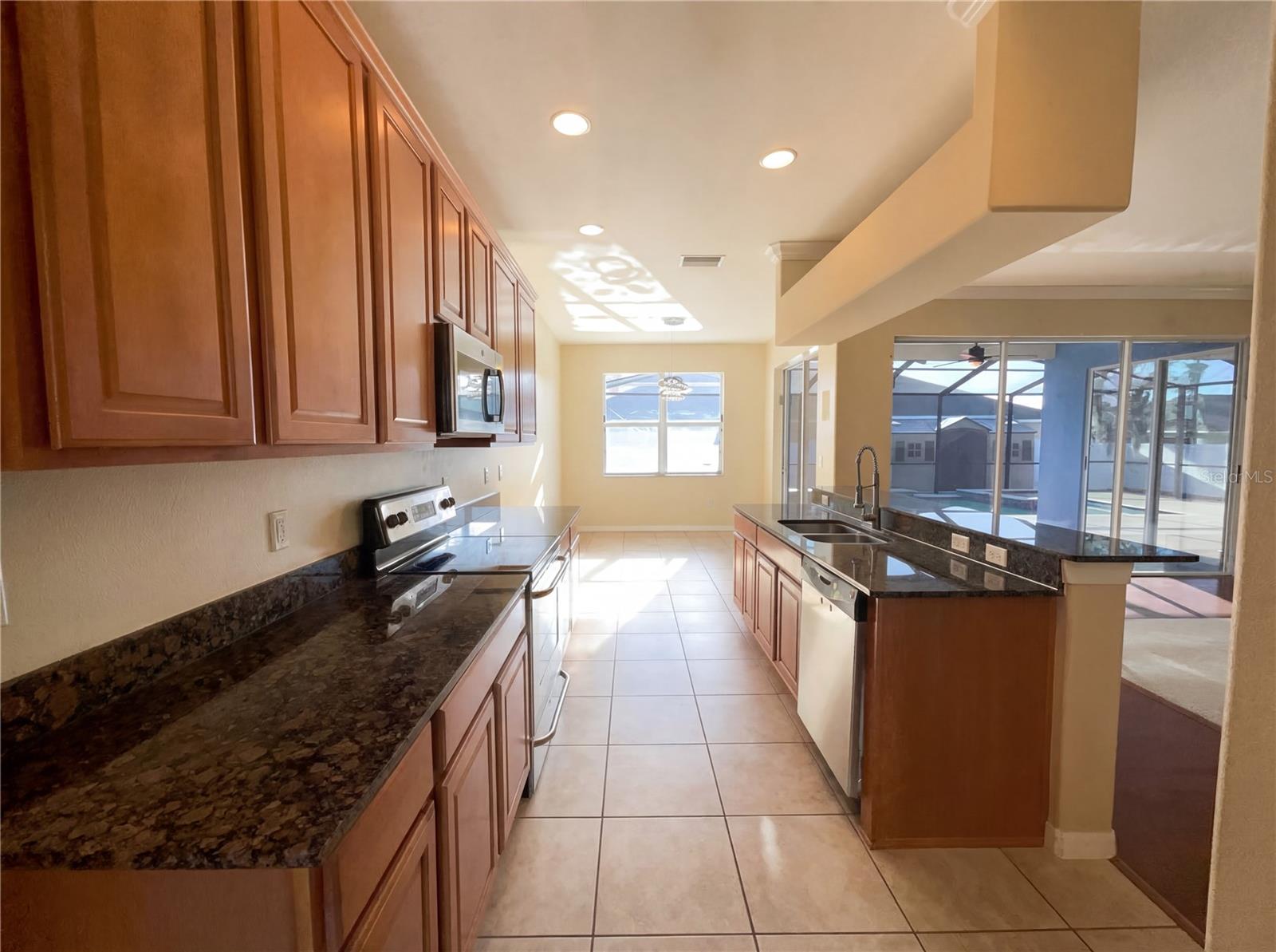 2304 HAMLET CIR, LAKELAND, FL, 33810