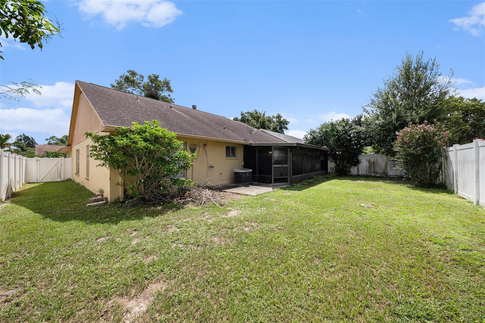 7112 HOLLOWELL DR, TAMPA, FL, 33634
