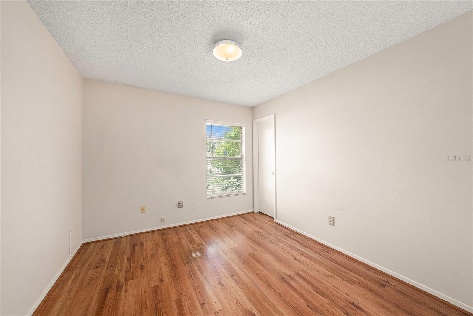 7112 HOLLOWELL DR, TAMPA, FL, 33634