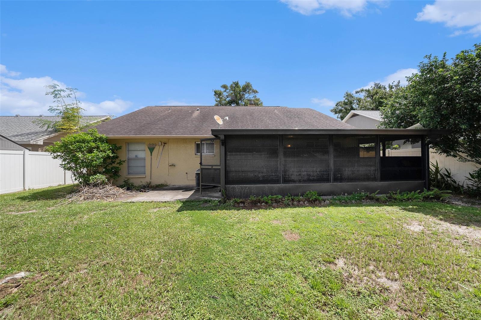 7112 HOLLOWELL DR, TAMPA, FL, 33634