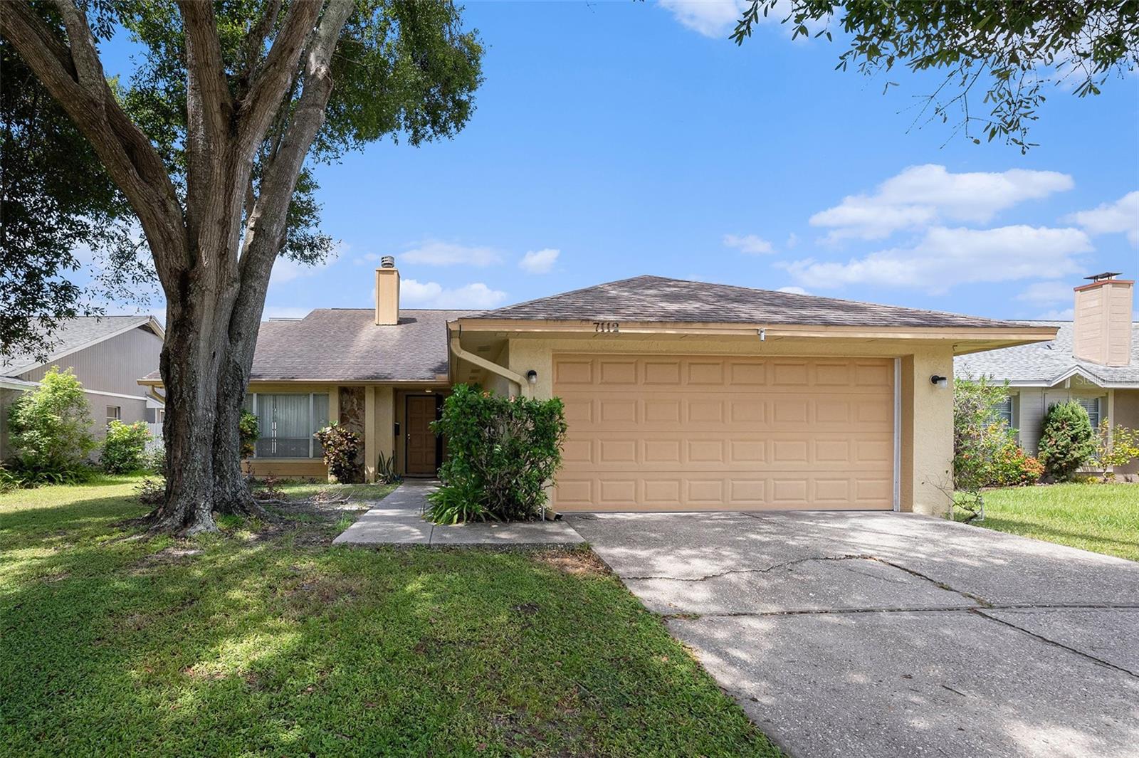 7112 HOLLOWELL DR, TAMPA, FL, 33634
