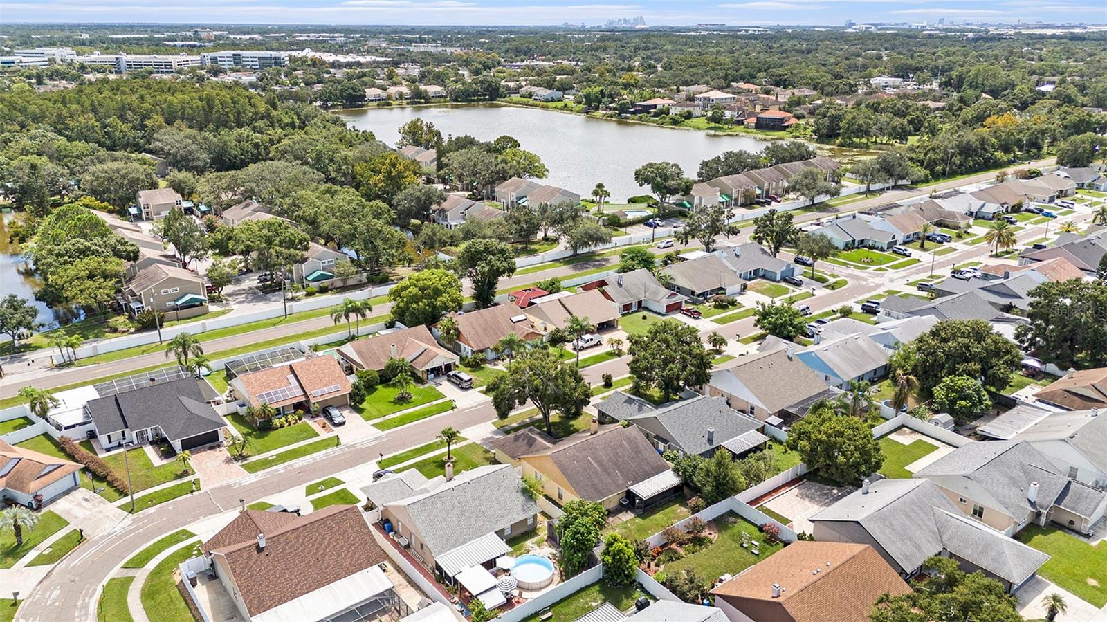 7112 HOLLOWELL DR, TAMPA, FL, 33634