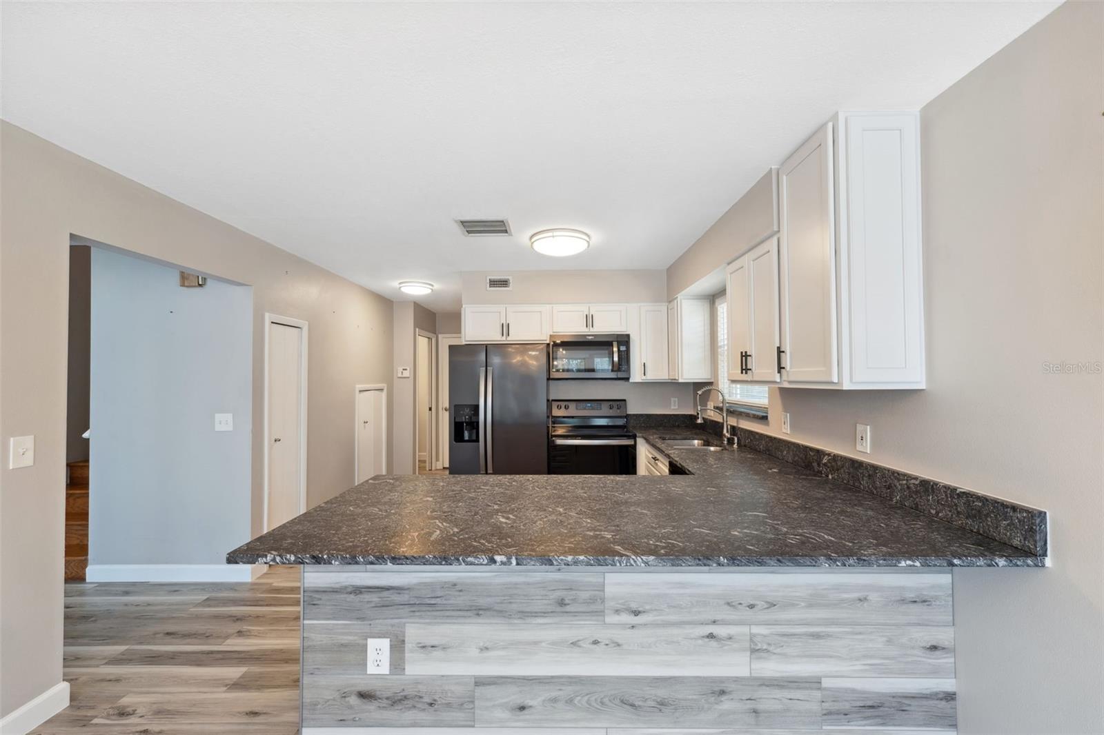 428 KLOSTERMAN RD W, PALM HARBOR, FL, 34683