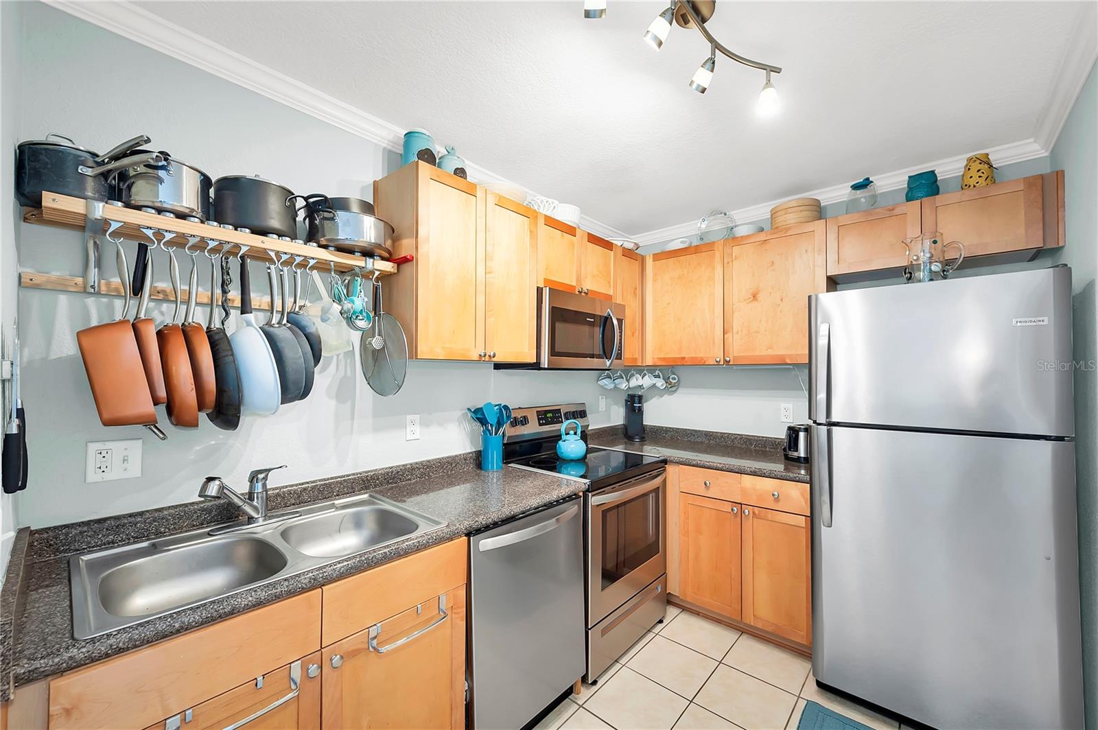237 SEAHORSE DR SE #H, ST PETERSBURG, FL, 33705