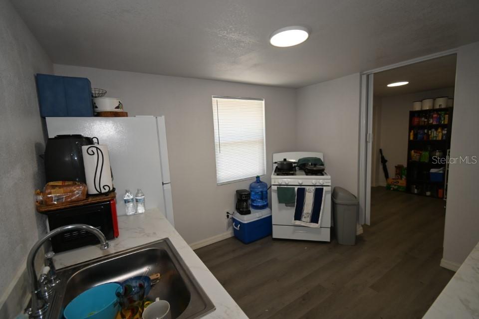 11907 FRONTAGE RD, DADE CITY, FL, 33525