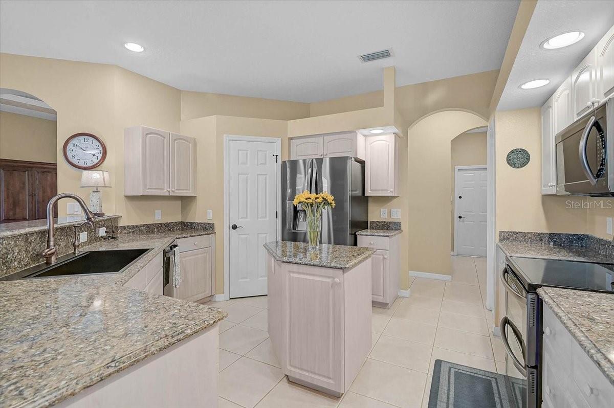 4422 MCINTOSH LAKE AVE, SARASOTA, FL, 34233