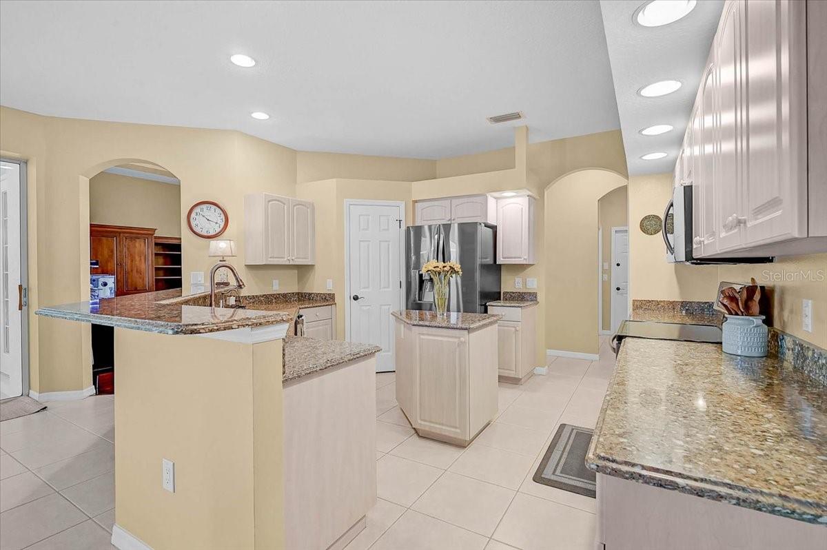 4422 MCINTOSH LAKE AVE, SARASOTA, FL, 34233