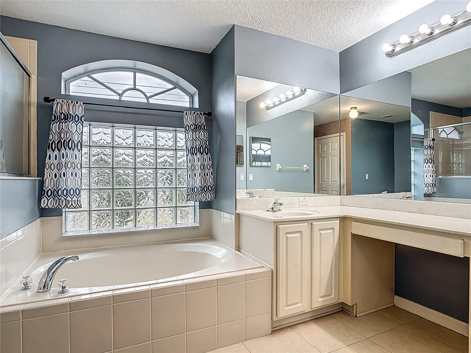 1296 SAXON BLVD, DELTONA, FL, 32725