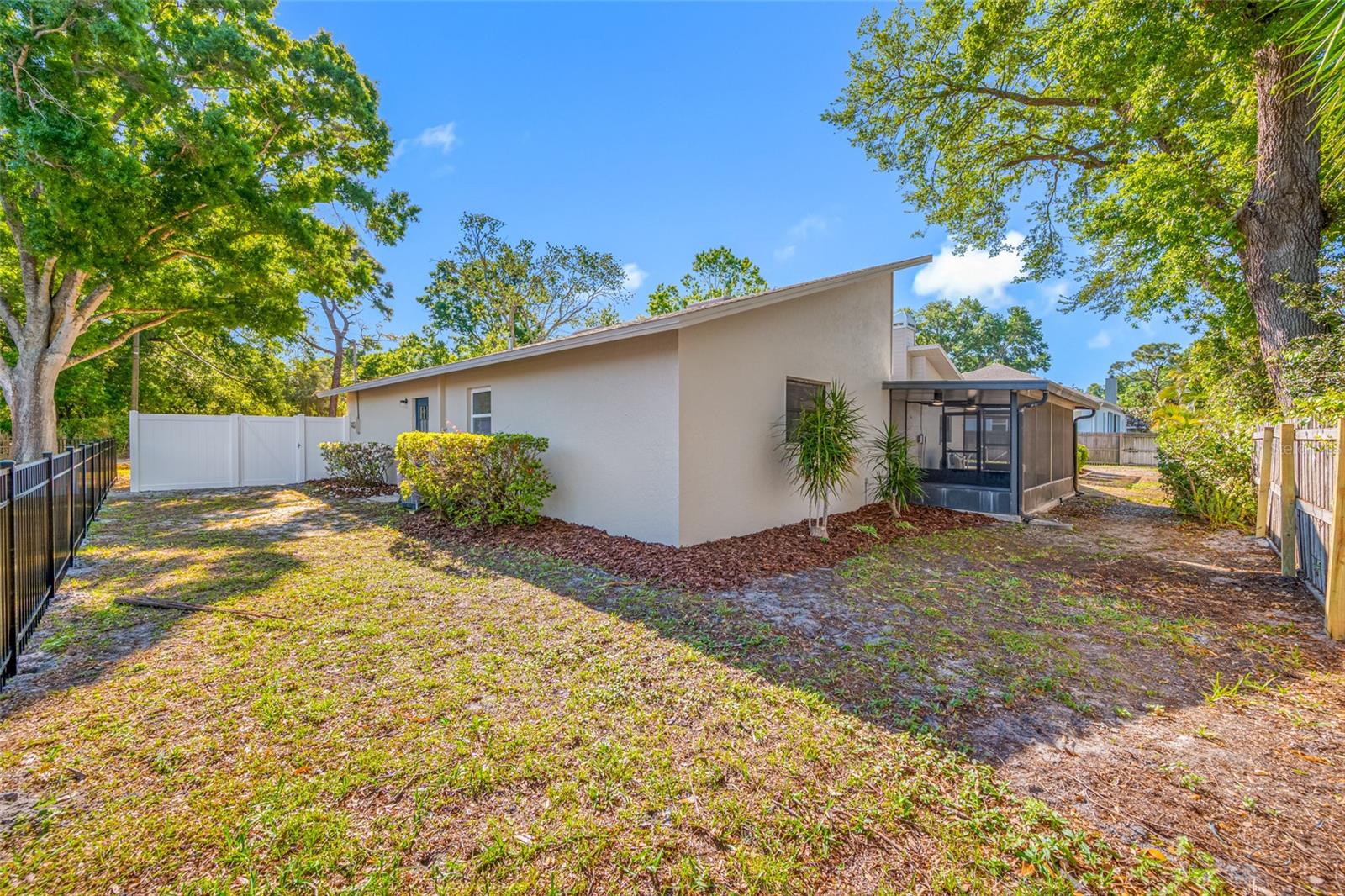 9880 W BAY ST, SEMINOLE, FL, 33776