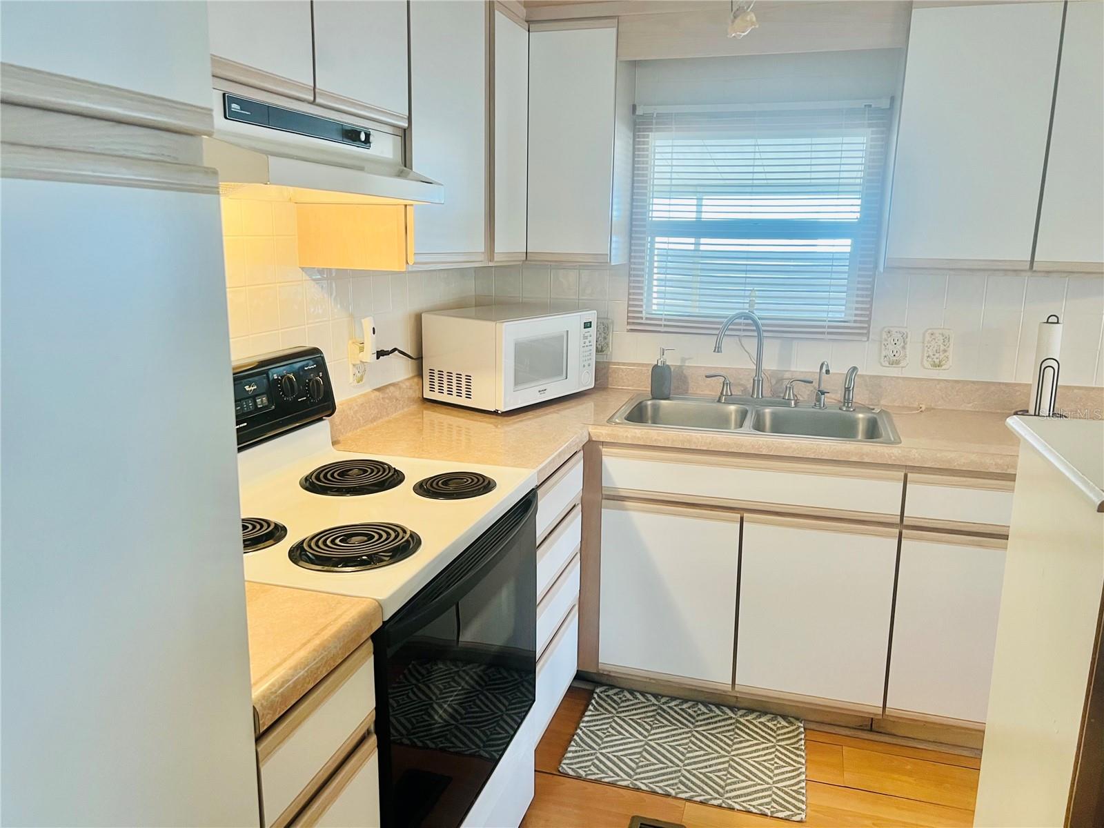 2224 CA D ORO DR, SARASOTA, FL, 34238