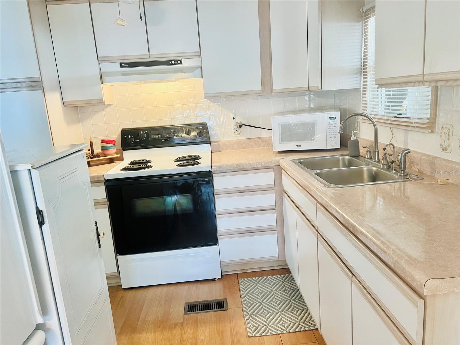 2224 CA D ORO DR, SARASOTA, FL, 34238