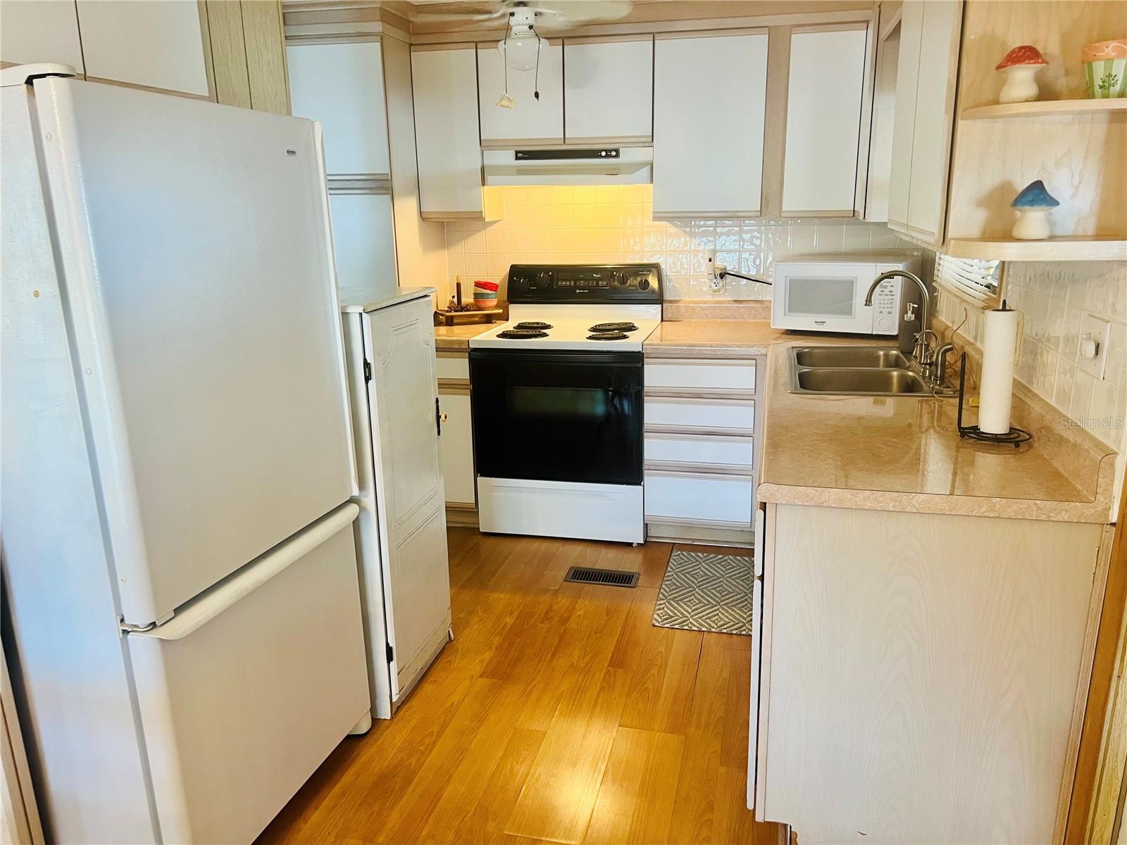 2224 CA D ORO DR, SARASOTA, FL, 34238