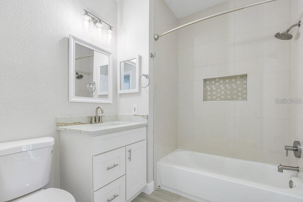 5605 LEGACY CRESCENT PL #204, RIVERVIEW, FL, 33578