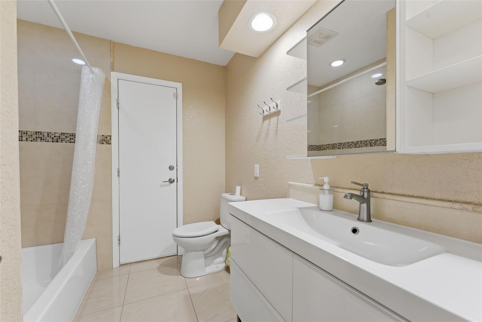 27300 SAN CARLOS DR, PUNTA GORDA, FL, 33983