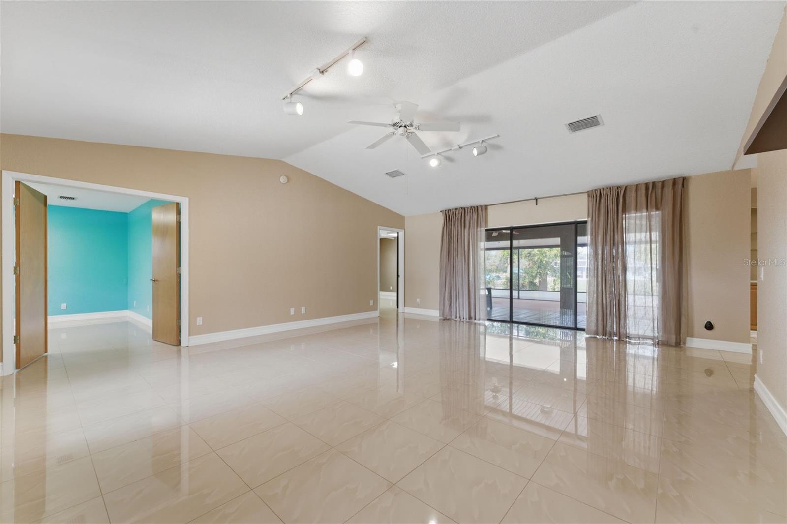 27300 SAN CARLOS DR, PUNTA GORDA, FL, 33983