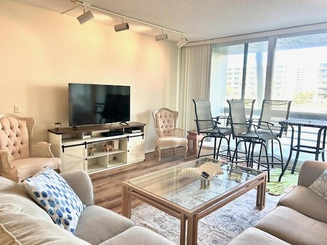 1095 GULF OF MEXICO DR #104, LONGBOAT KEY, FL, 34228