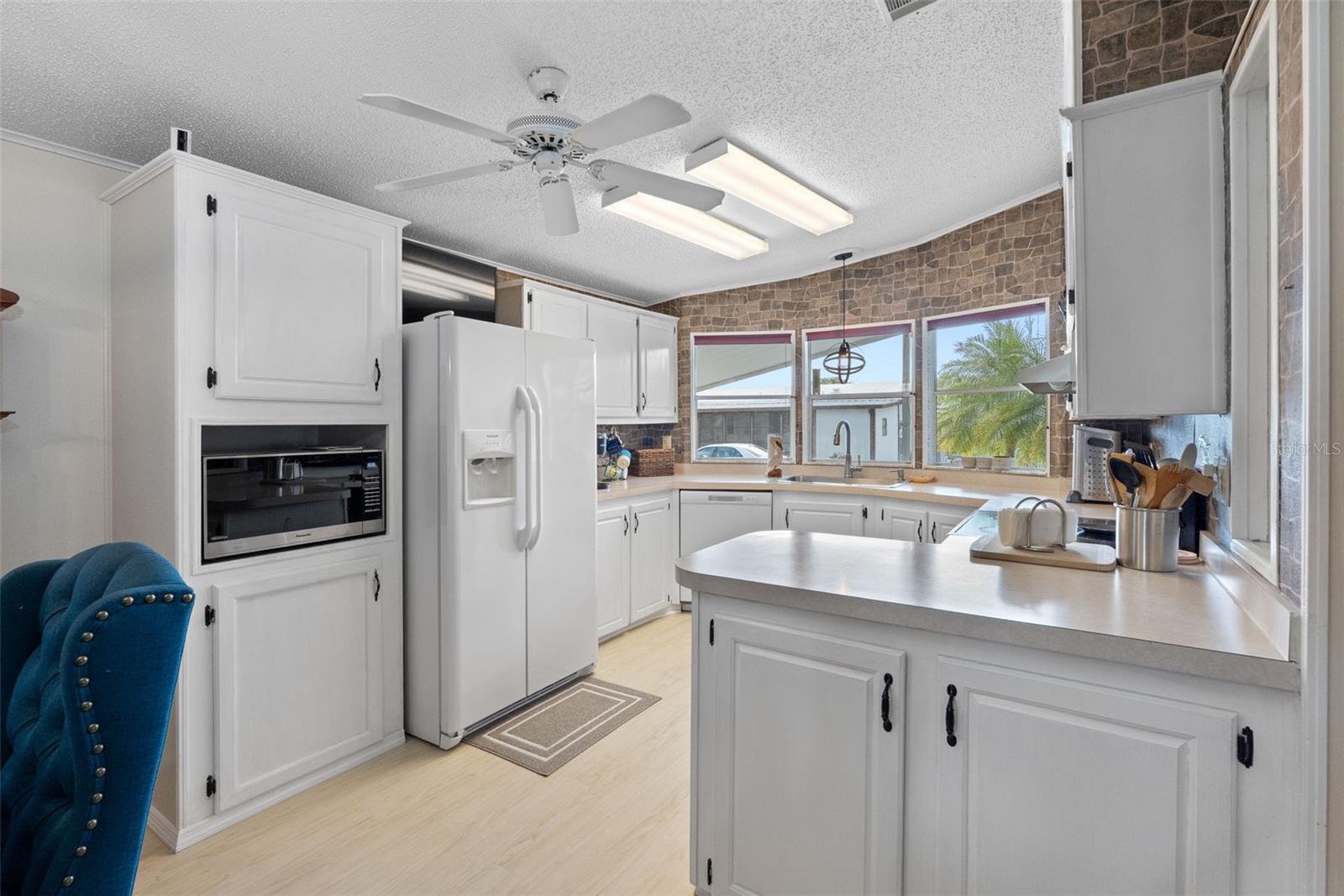 223 DOLPHIN DR N, OLDSMAR, FL, 34677