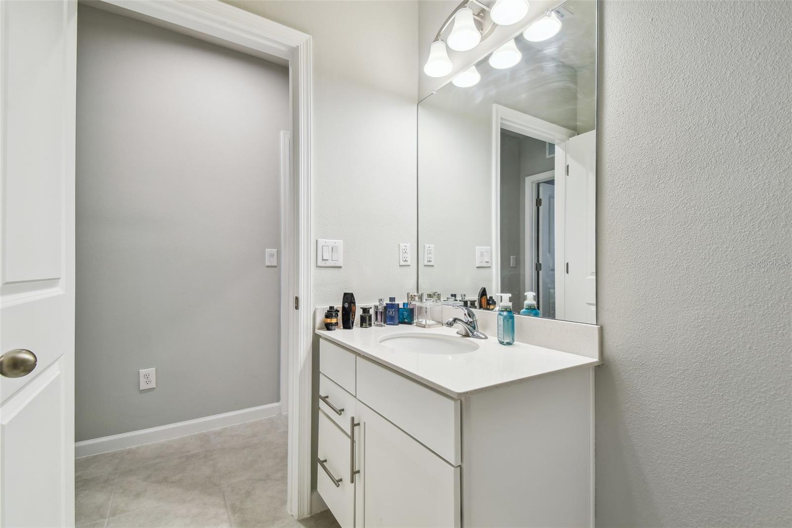 18053 TURNING LEAF CIR, LAND O LAKES, FL, 34638
