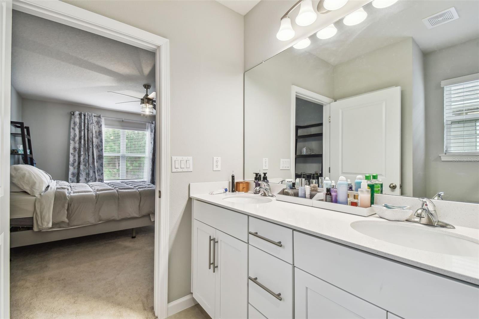 18053 TURNING LEAF CIR, LAND O LAKES, FL, 34638