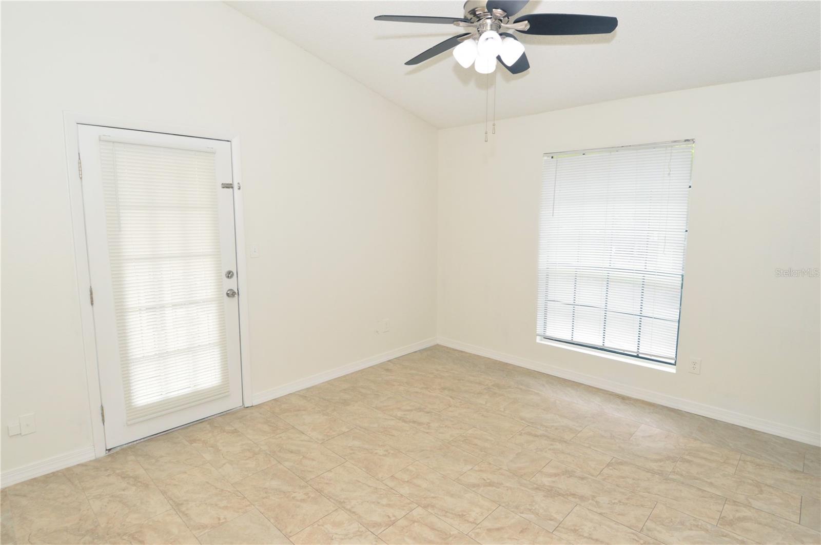 8641 FANCY FINCH DR #201, TAMPA, FL, 33614