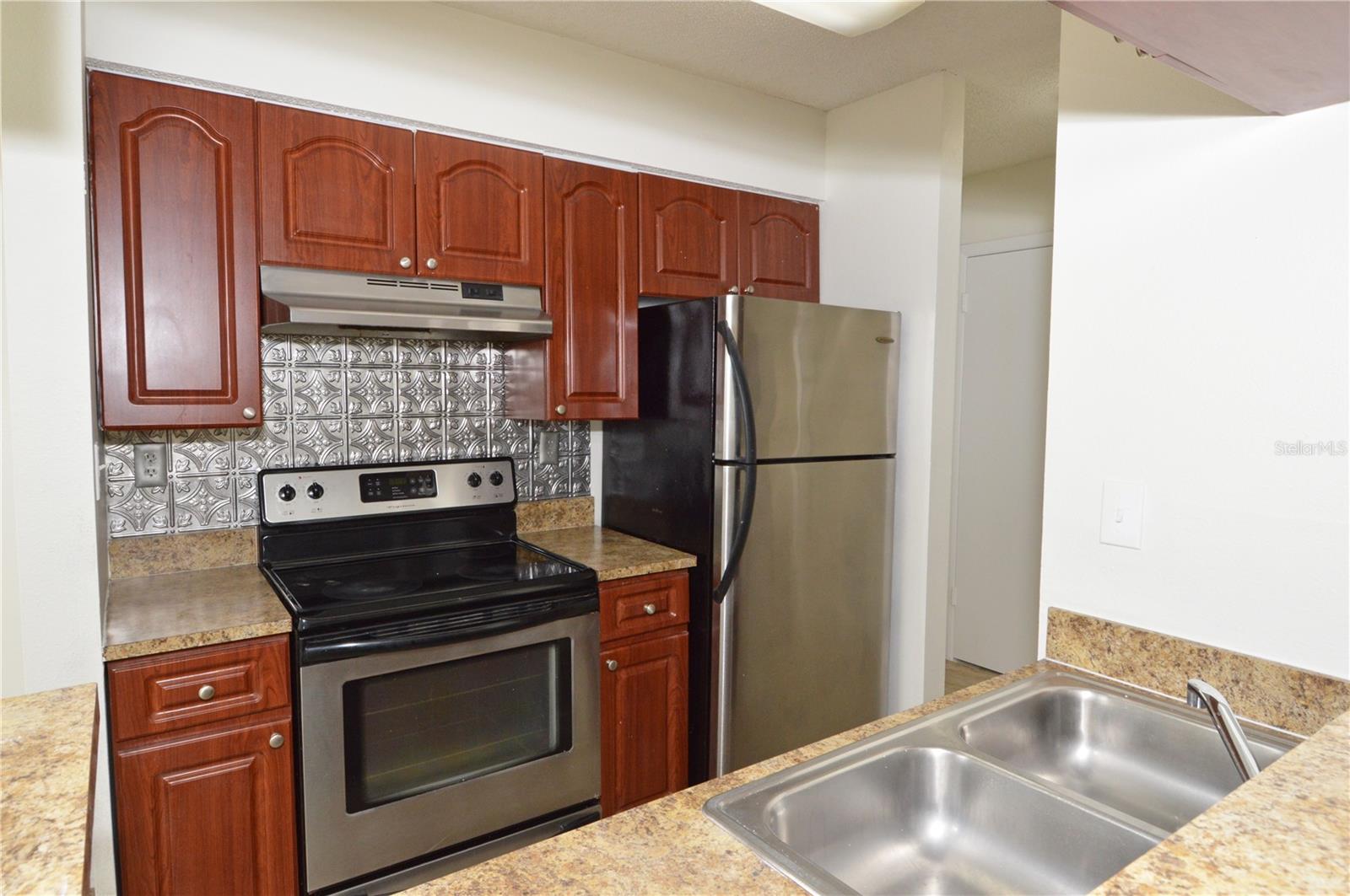 8641 FANCY FINCH DR #201, TAMPA, FL, 33614