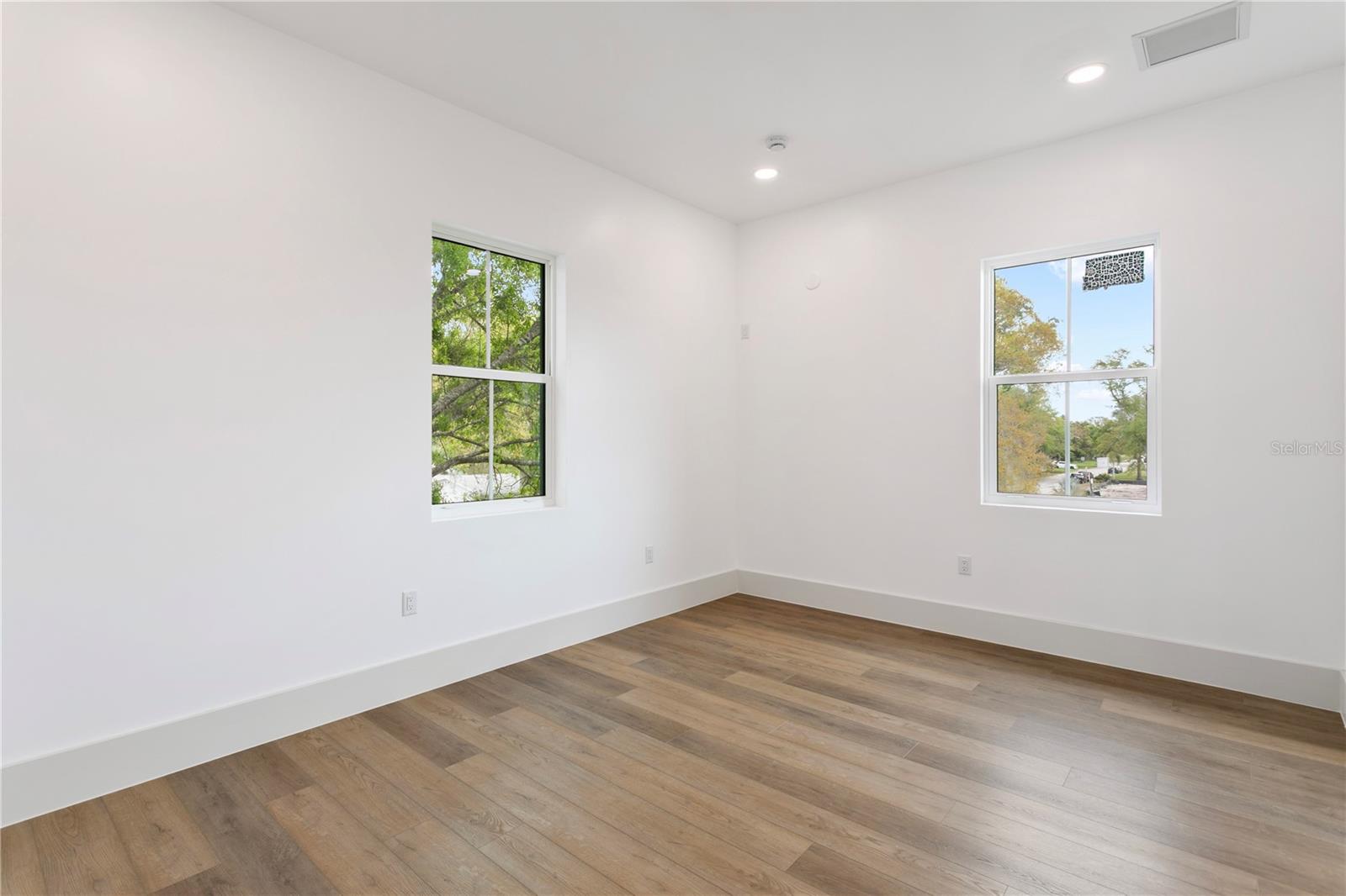 514 38TH AVE NE, ST PETERSBURG, FL, 33704