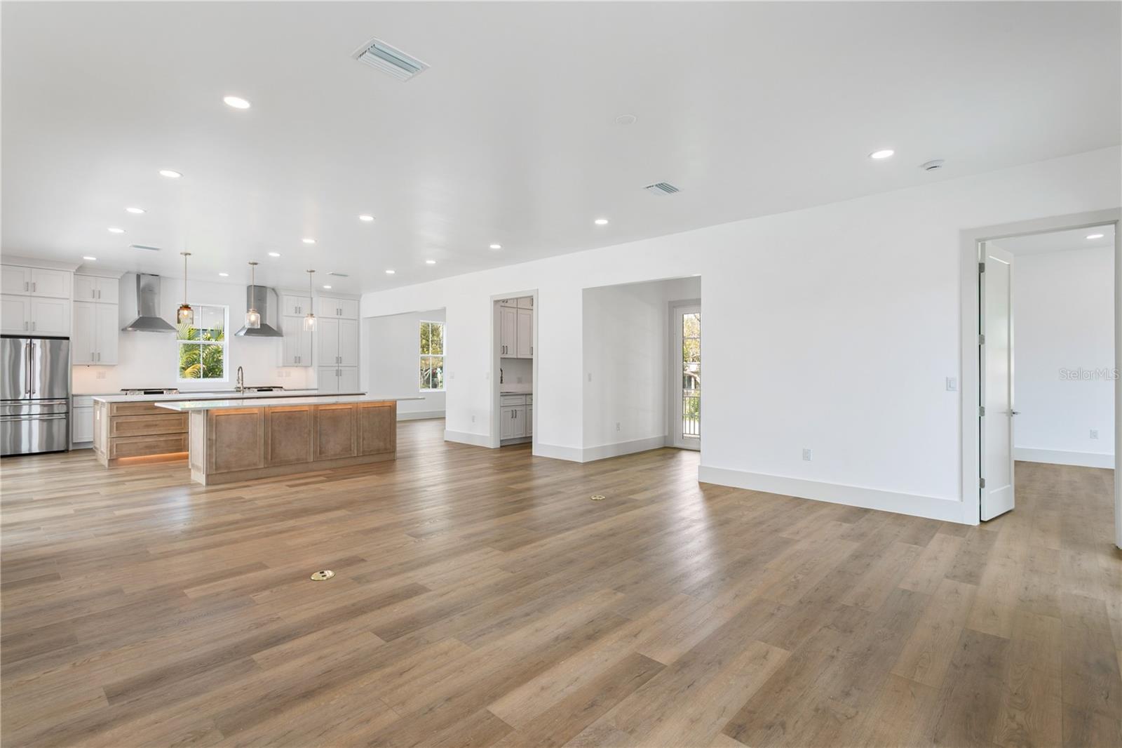 514 38TH AVE NE, ST PETERSBURG, FL, 33704