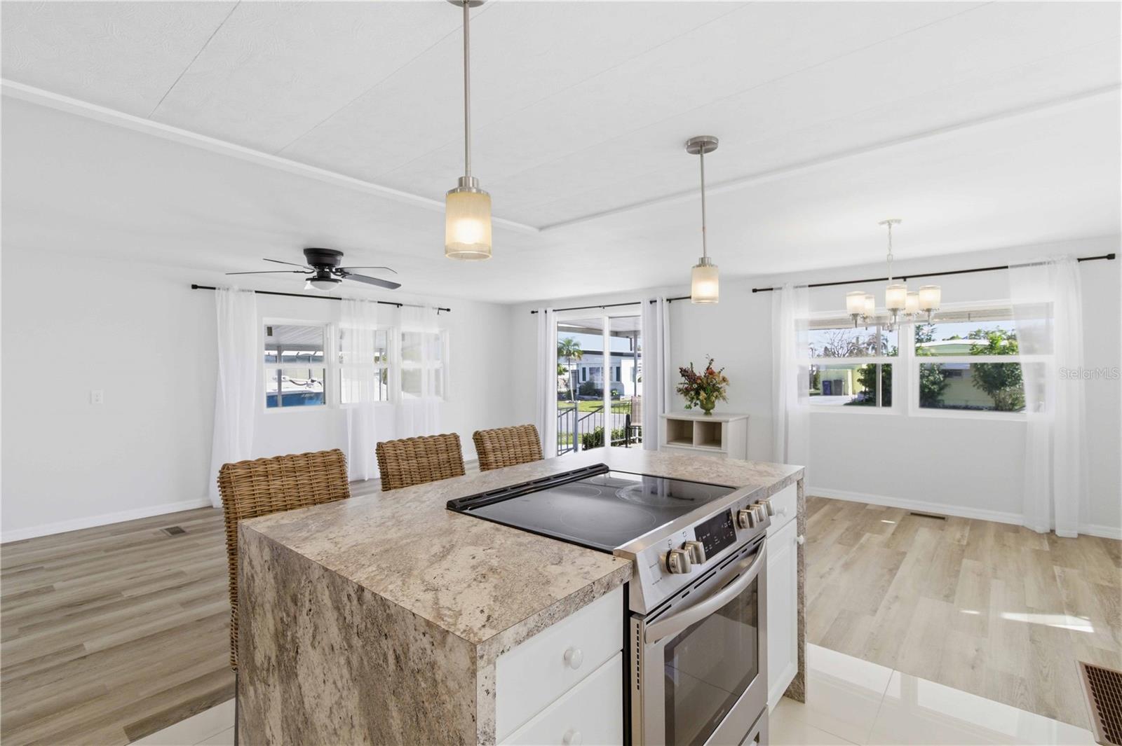 203 48TH AVENUE DR W, BRADENTON, FL, 34207