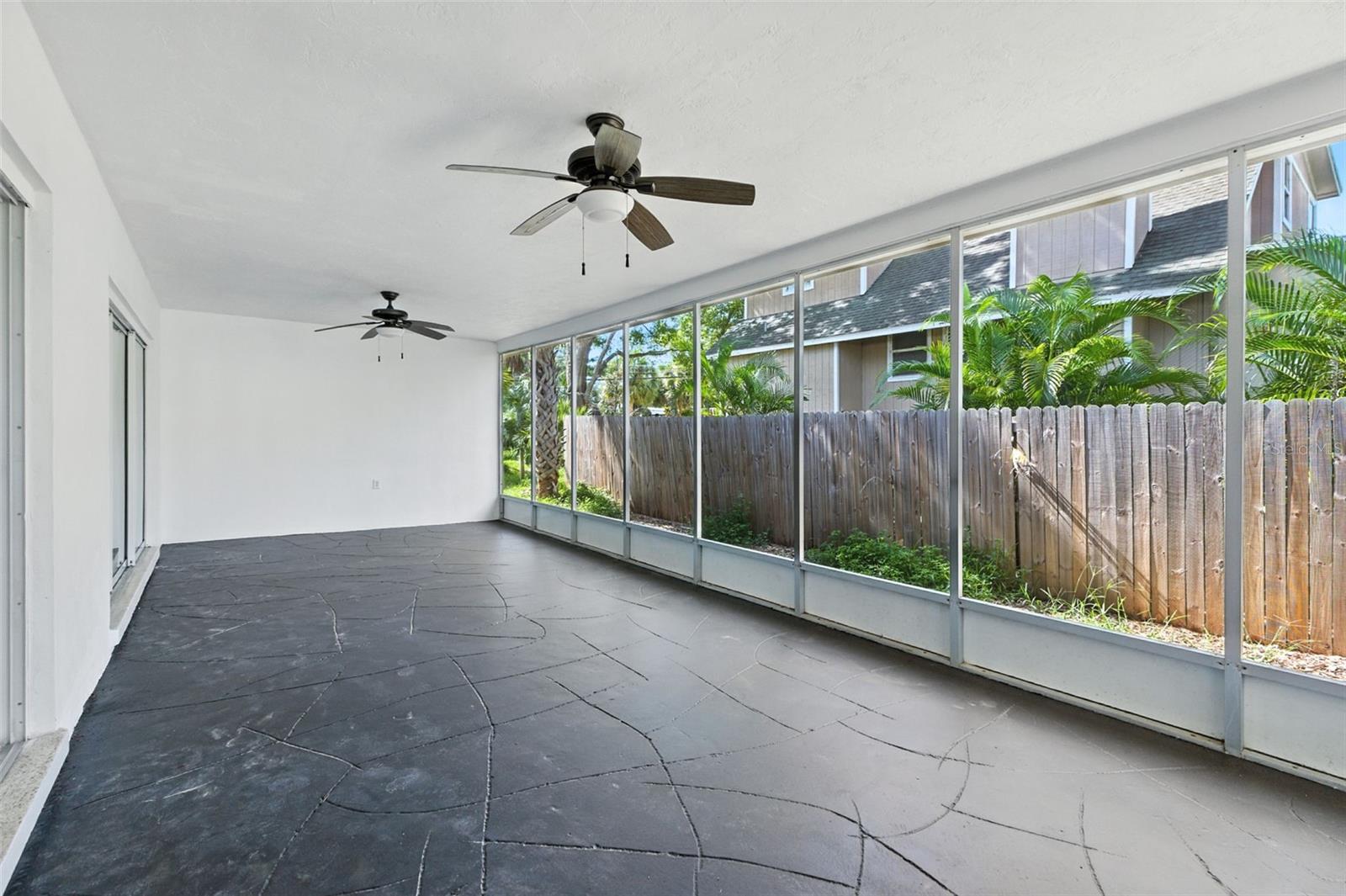 695 SUNSET DR, TARPON SPRINGS, FL, 34689